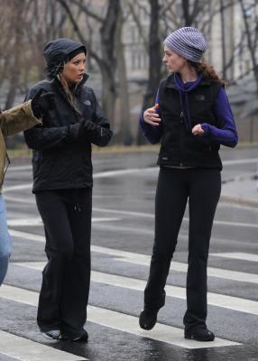 Anne Hathaway & Kate Hudson In New Movie | HQ Celebrity